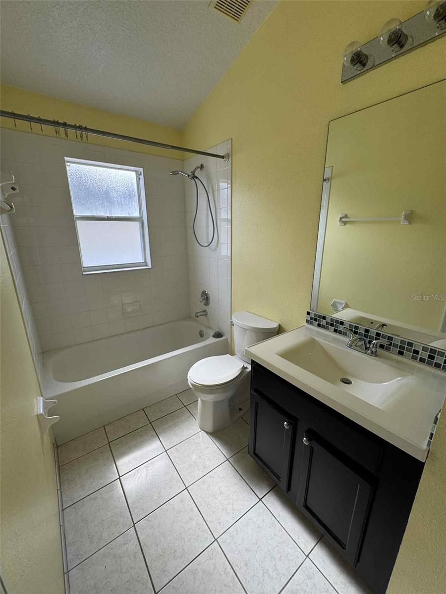 ROYAL RDG PH 2 - Residential Lease