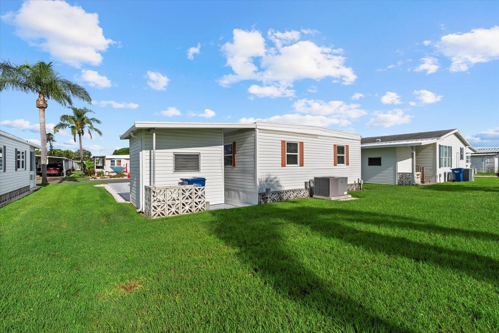 PALM LAKE ESTATES - Residential