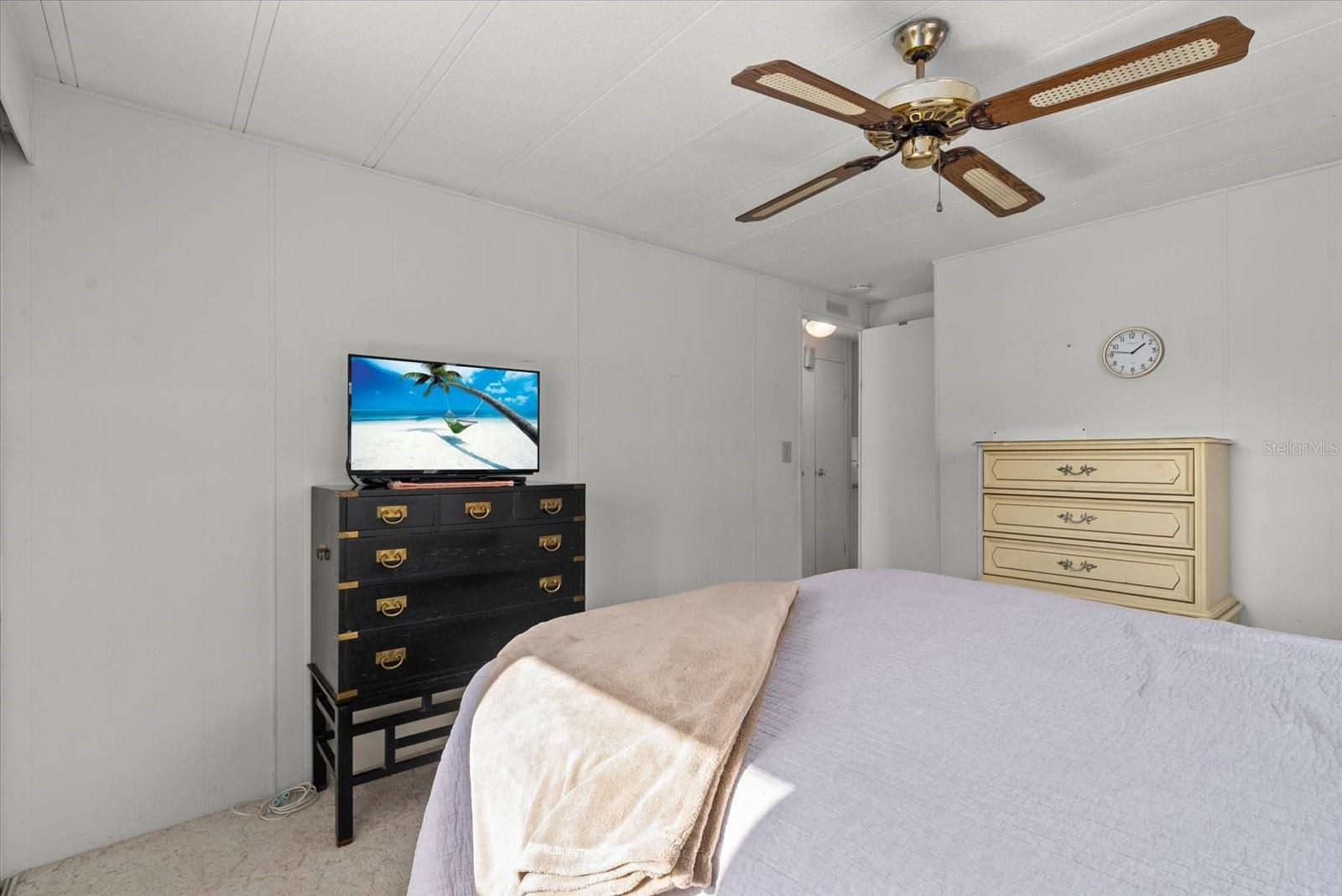 PALM LAKE ESTATES - Residential