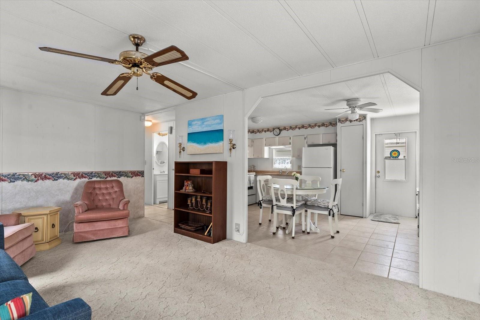 PALM LAKE ESTATES - Residential