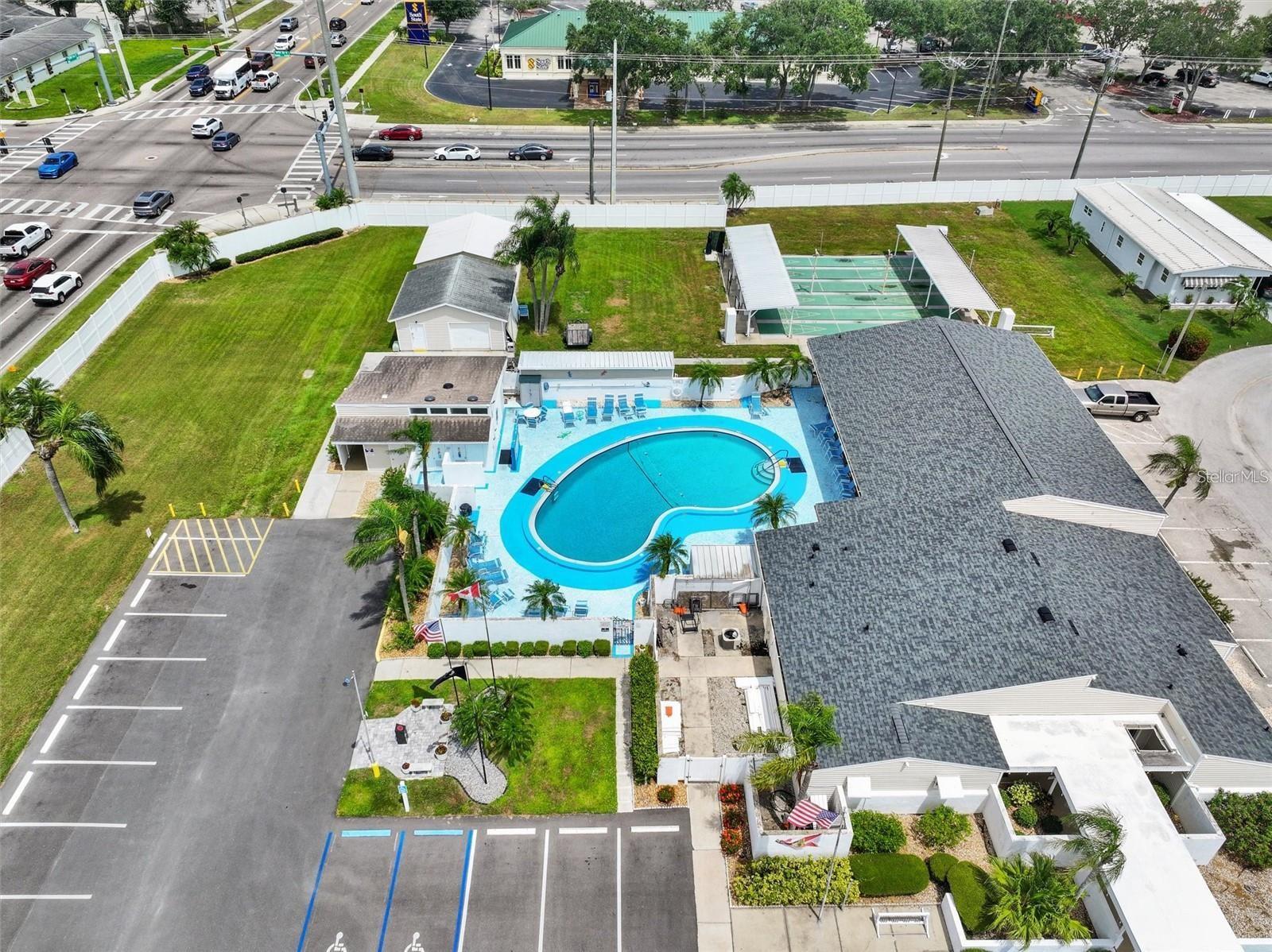 PALM LAKE ESTATES - Residential