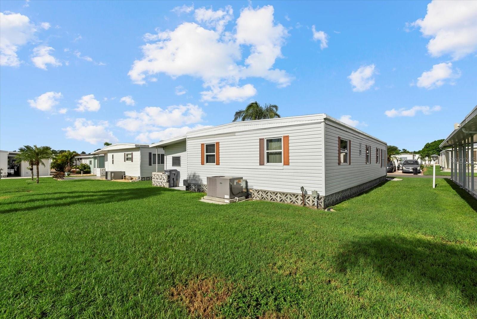 PALM LAKE ESTATES - Residential