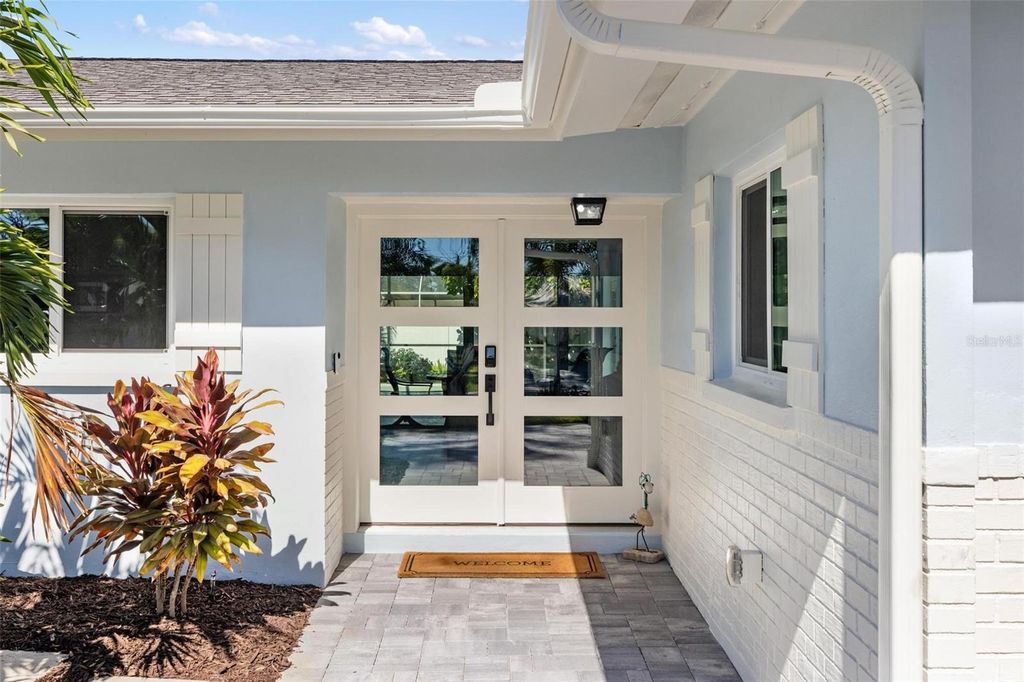 Photo of 520 Verdi Street, Venice, FL 34285 (MLS # N6141235)