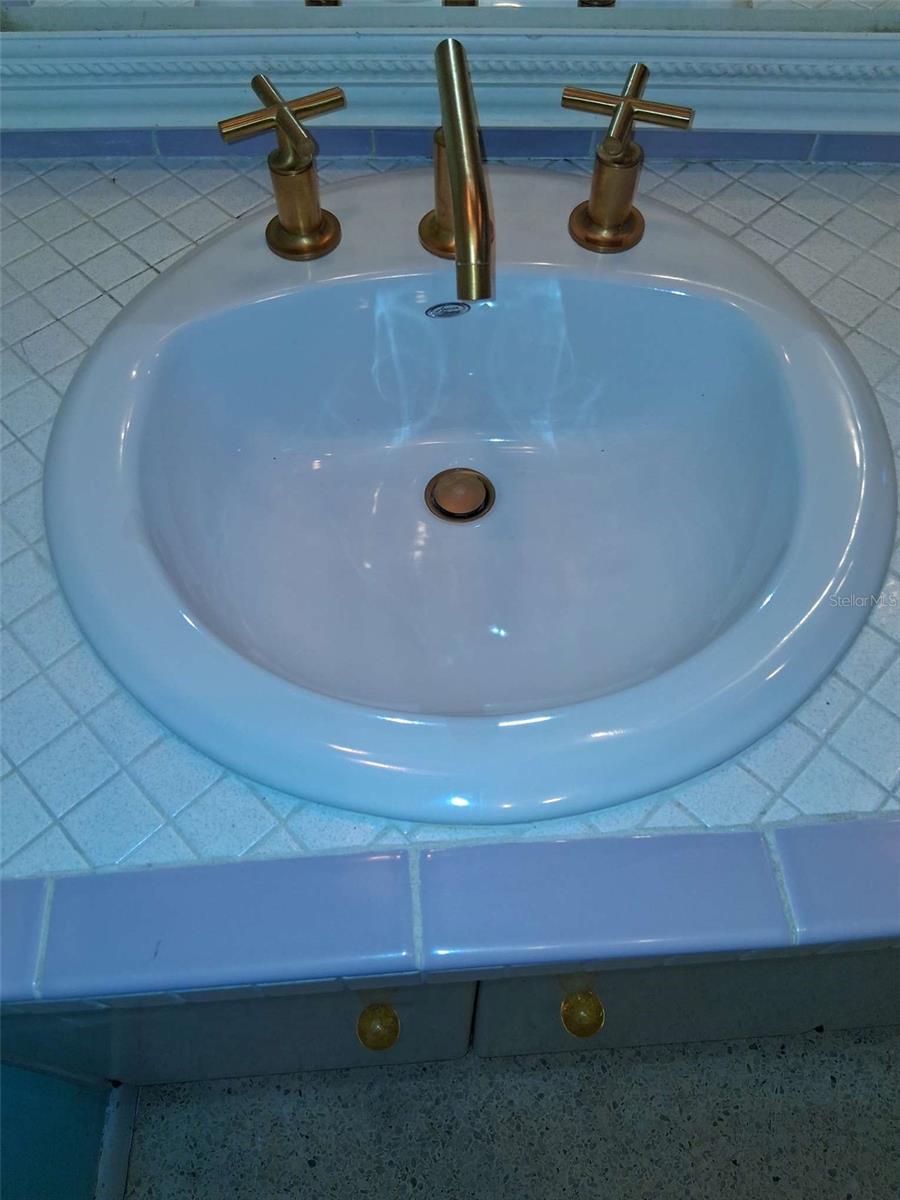 SHADOW LAKES - Residential