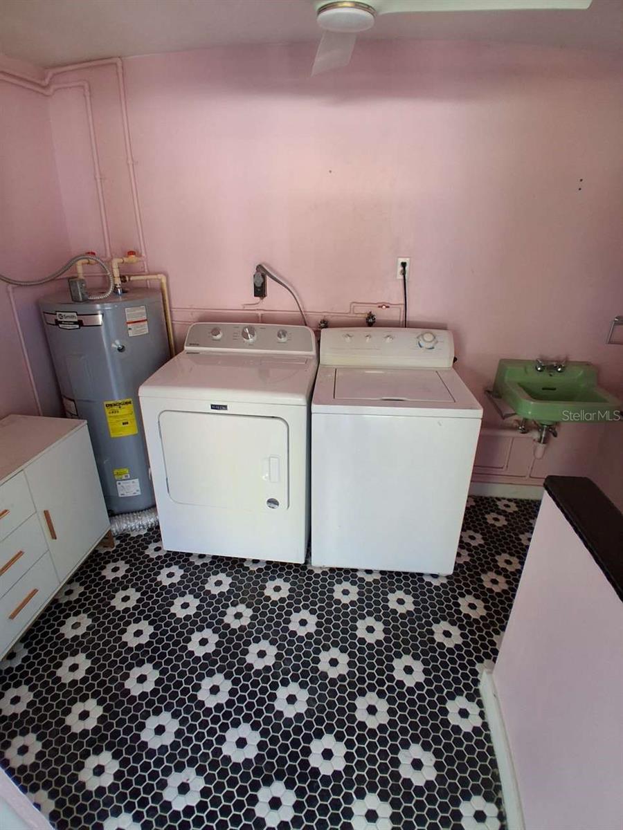 SHADOW LAKES - Residential