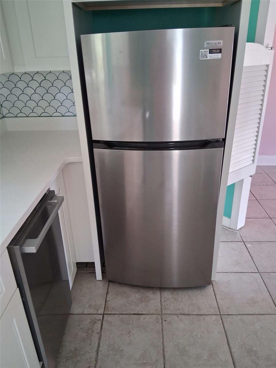 SHADOW LAKES - Residential