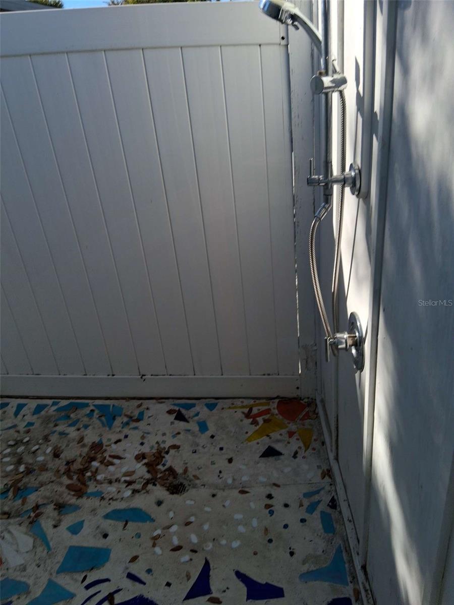 SHADOW LAKES - Residential