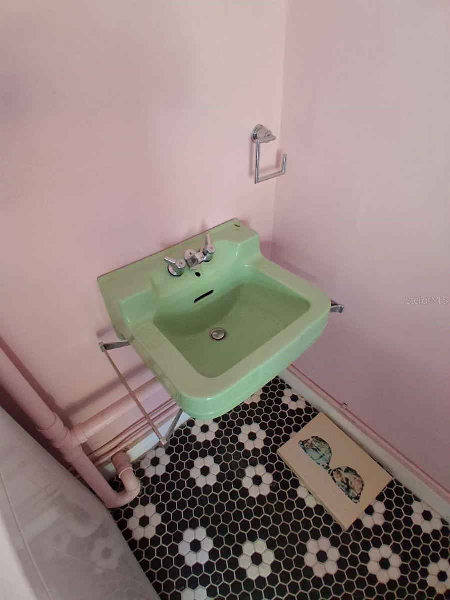 SHADOW LAKES - Residential