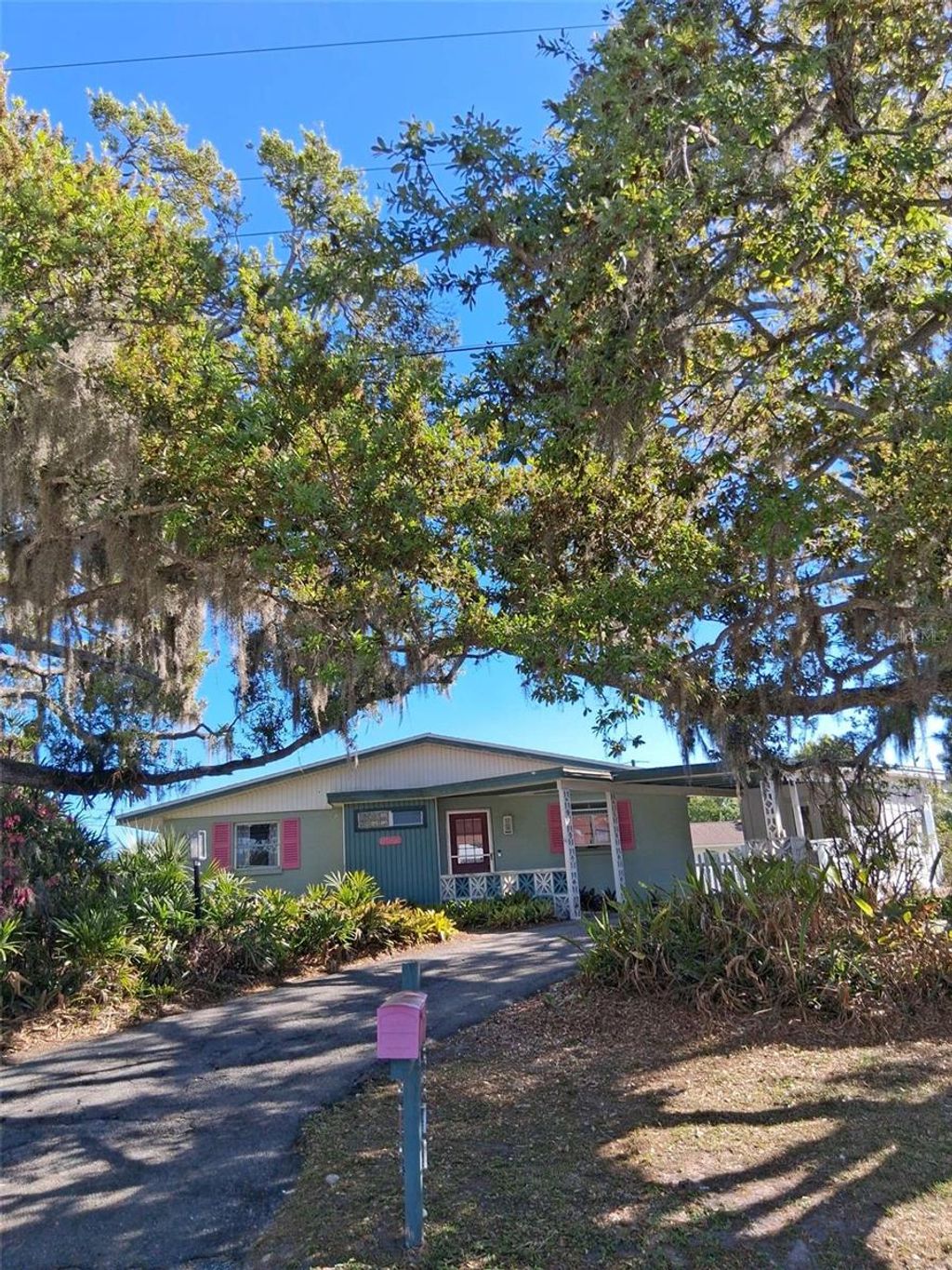 Photo of 3372 Mayflower Street, Sarasota, FL 34231 (MLS # A4687594)