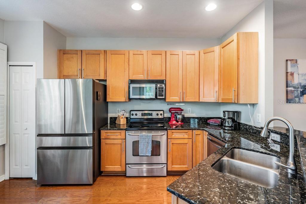 HAMPTON CHASE TWNHMS - Residential