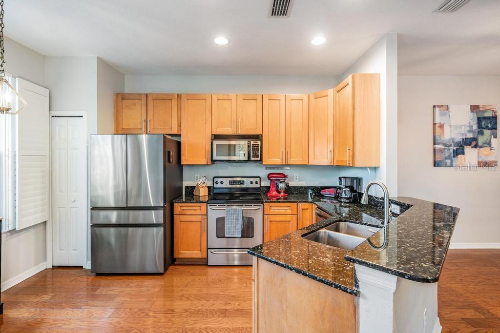 HAMPTON CHASE TWNHMS - Residential