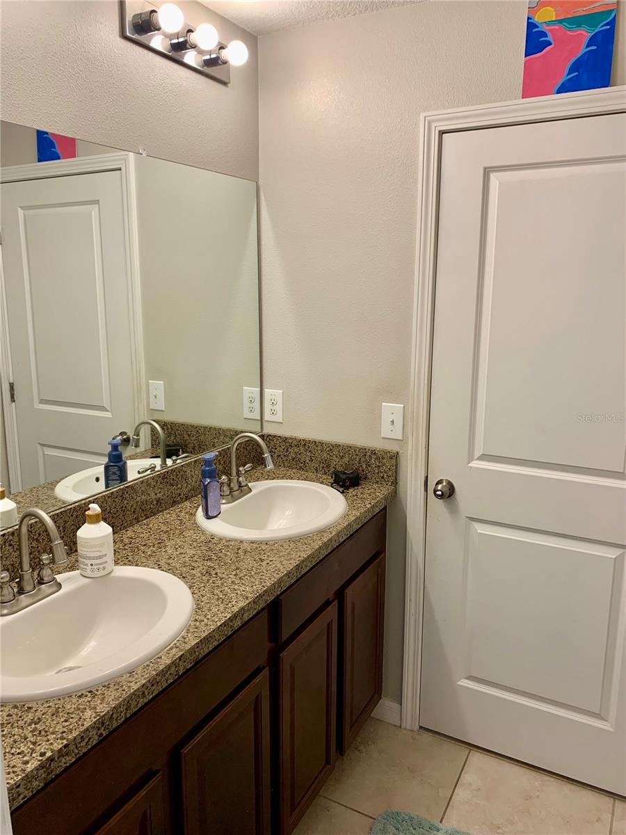 SUNSHINE VILLAGE PH 1A-1/1 - Residential