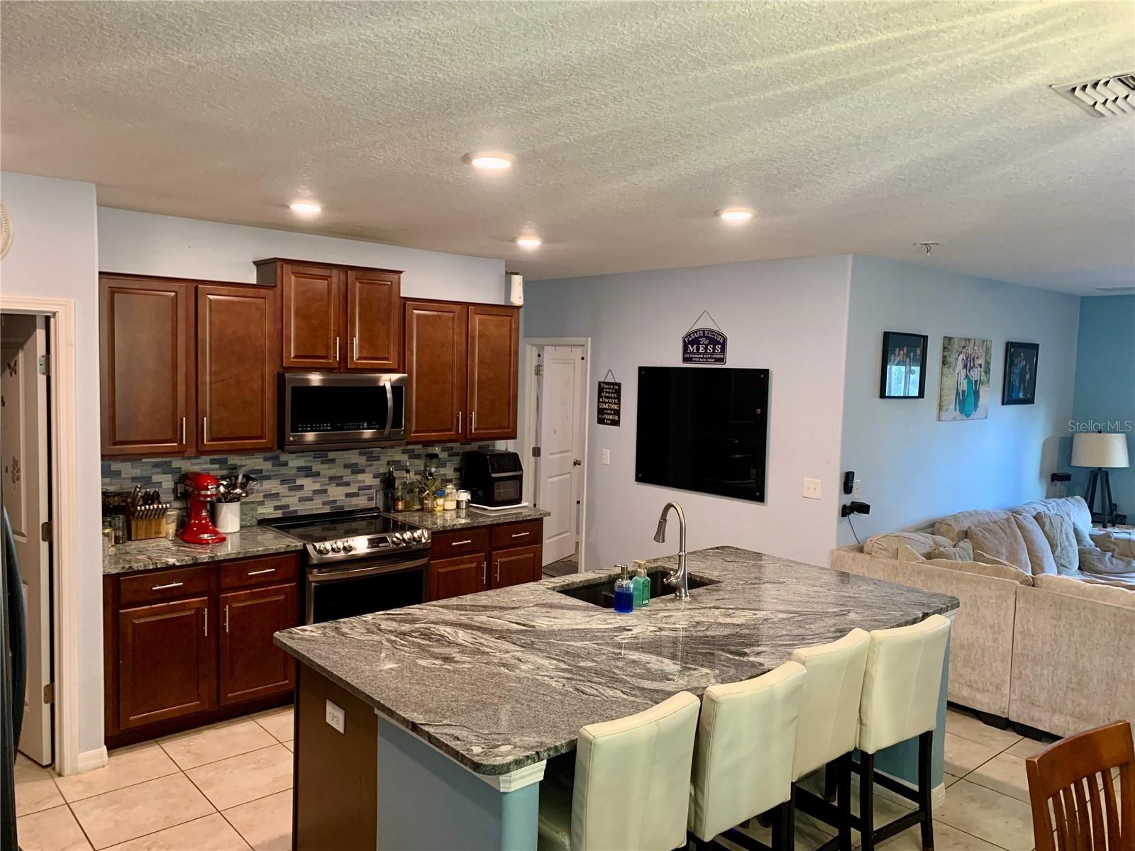 SUNSHINE VILLAGE PH 1A-1/1 - Residential