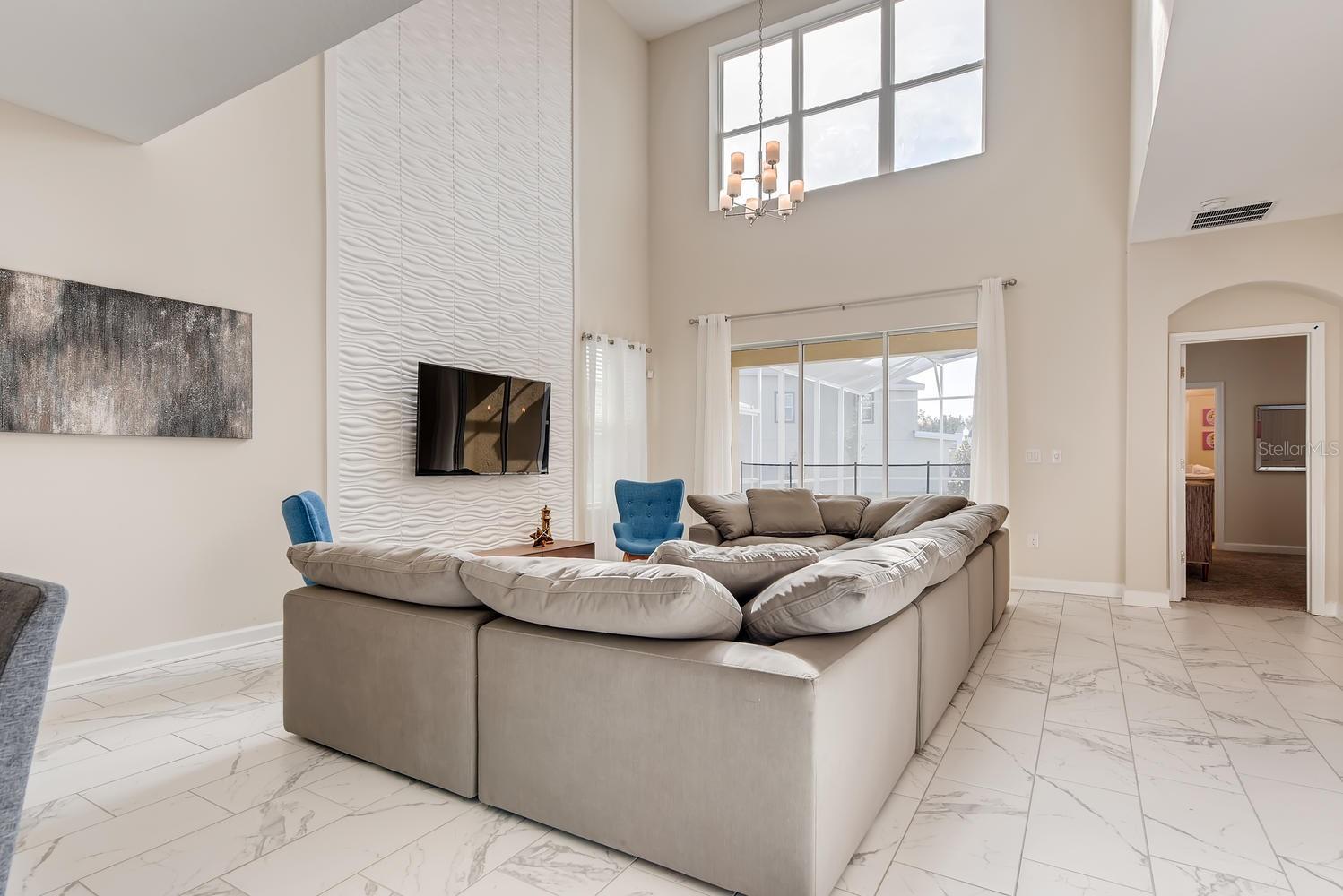 8992 CABOT CLIFFS DRIVE