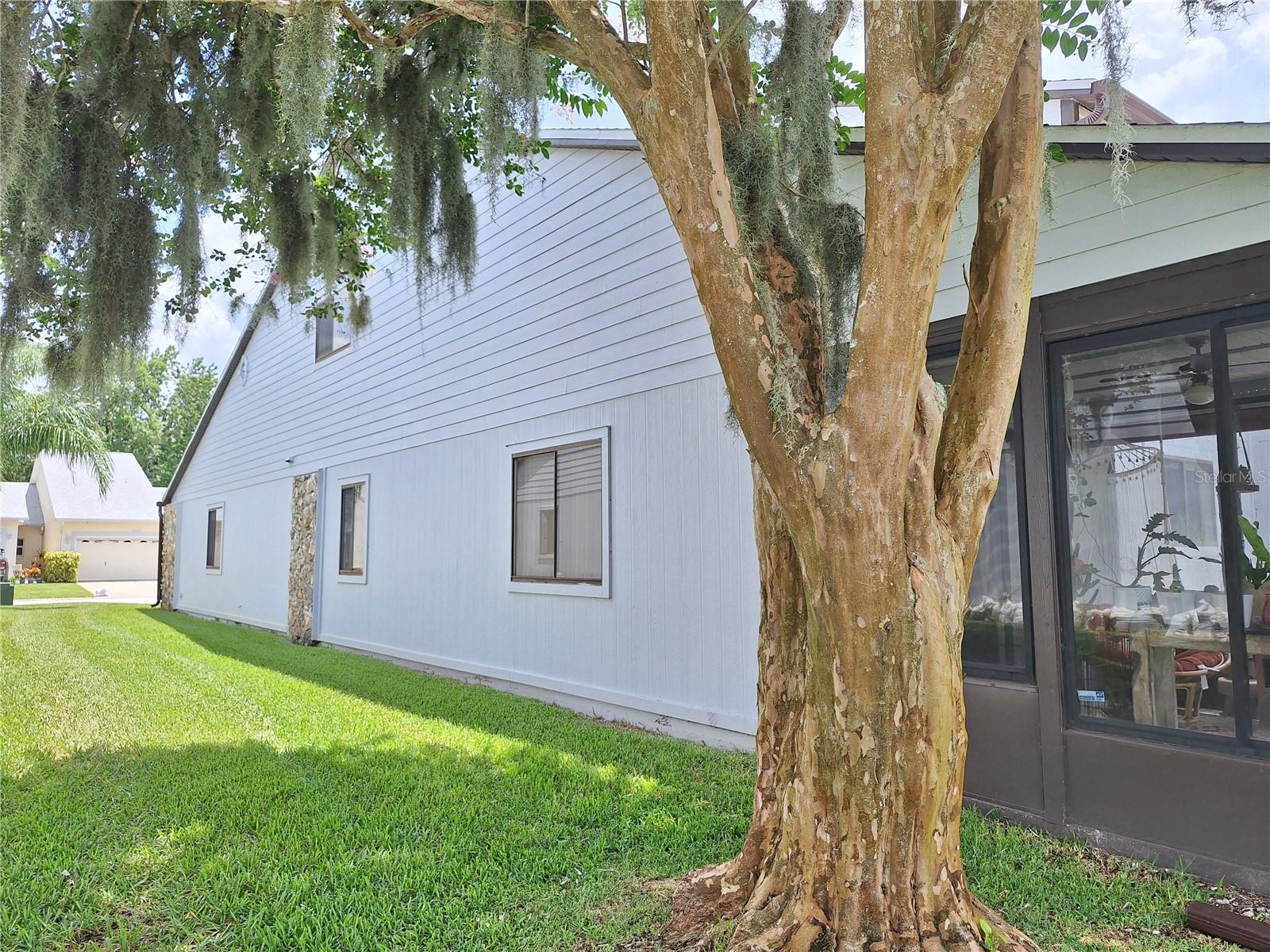 2263 DEERWOOD DRIVE