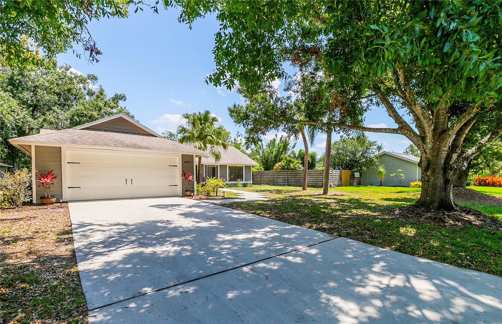 4253 PRAIRIE VIEW DRIVE