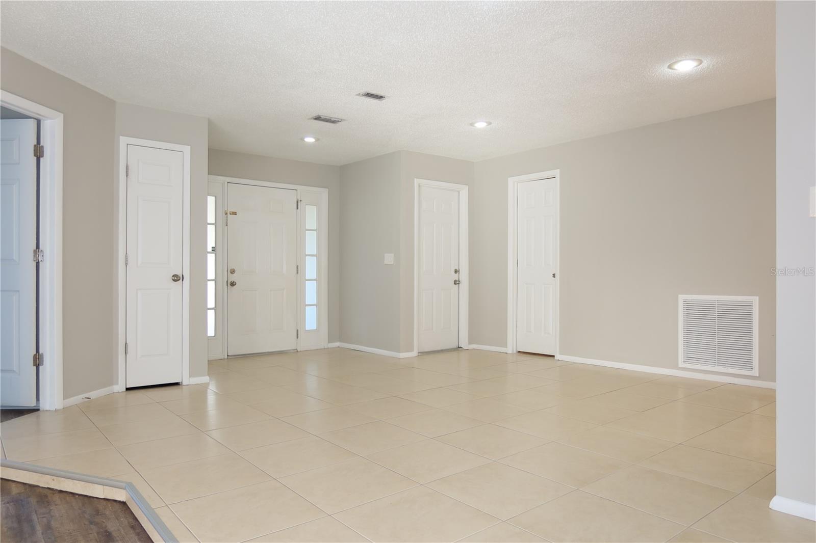 ALOHA GARDENS - Residential