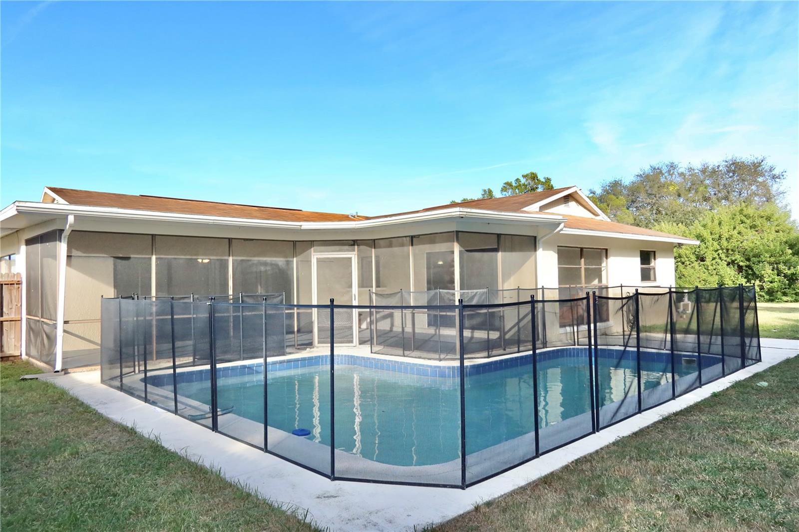 ALOHA GARDENS - Residential