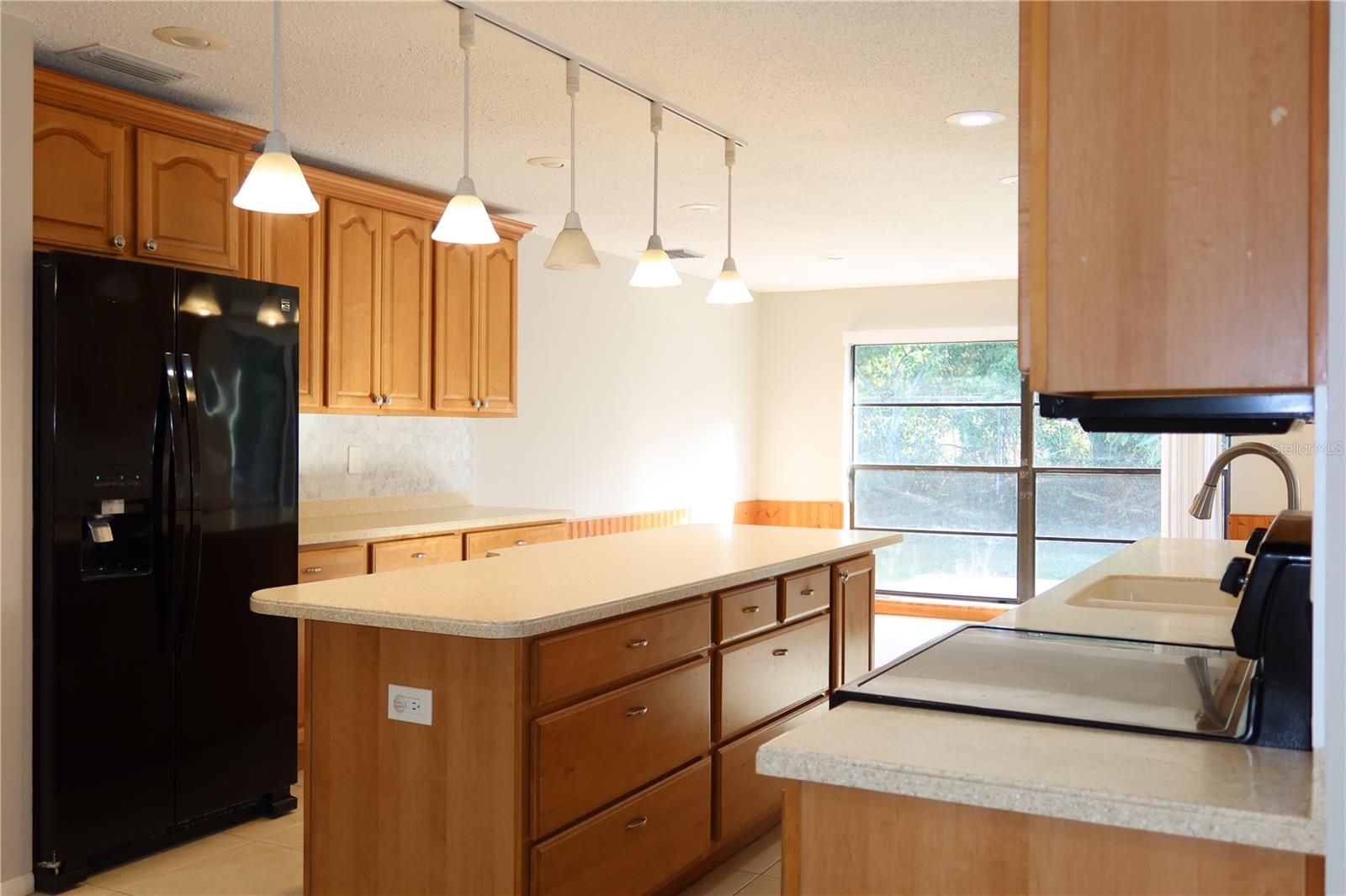 ALOHA GARDENS - Residential