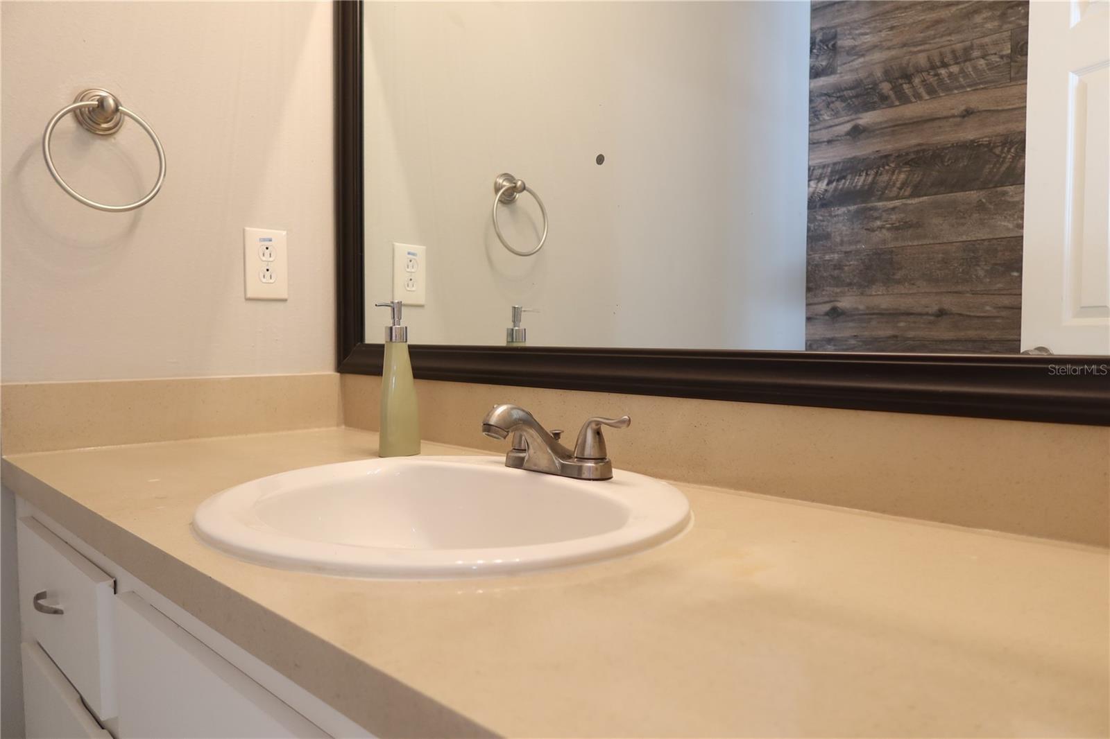 ALOHA GARDENS - Residential