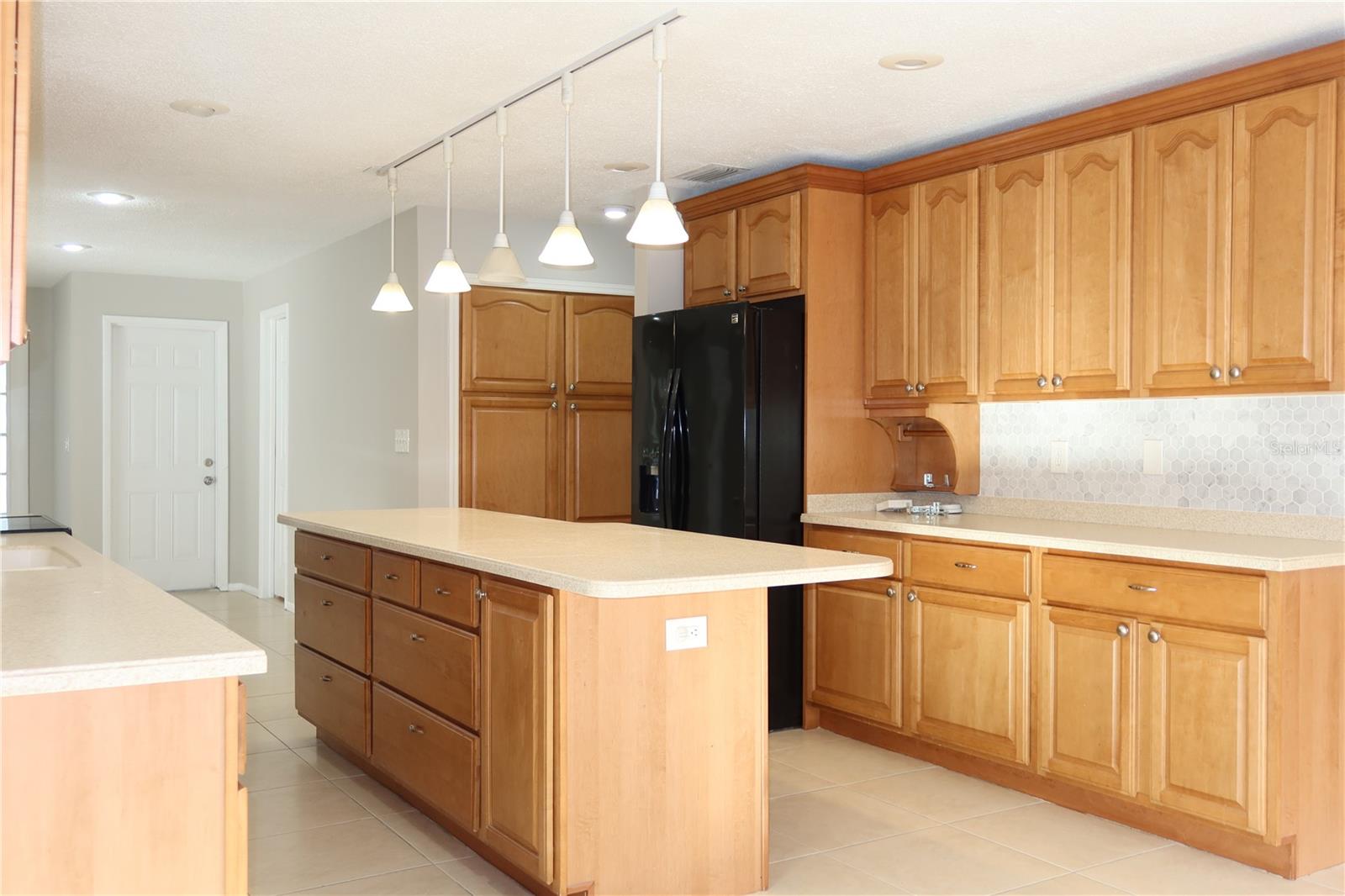 ALOHA GARDENS - Residential