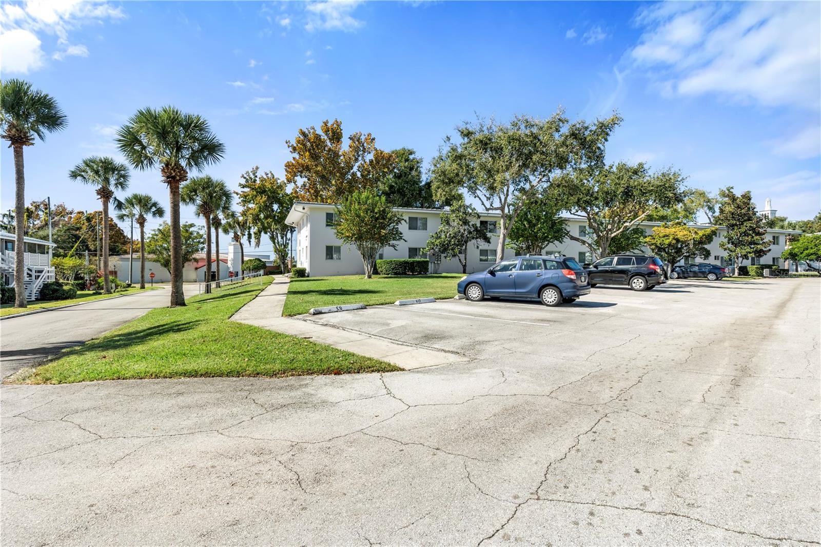 LAKE MAITLAND TERRACE APTS - Residential