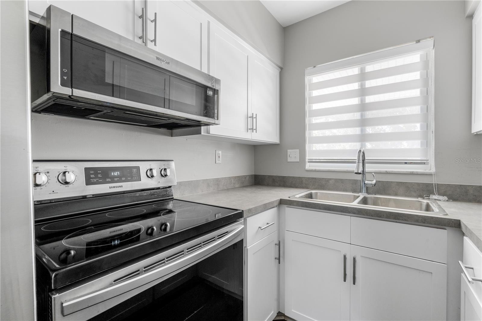 LAKE MAITLAND TERRACE APTS - Residential