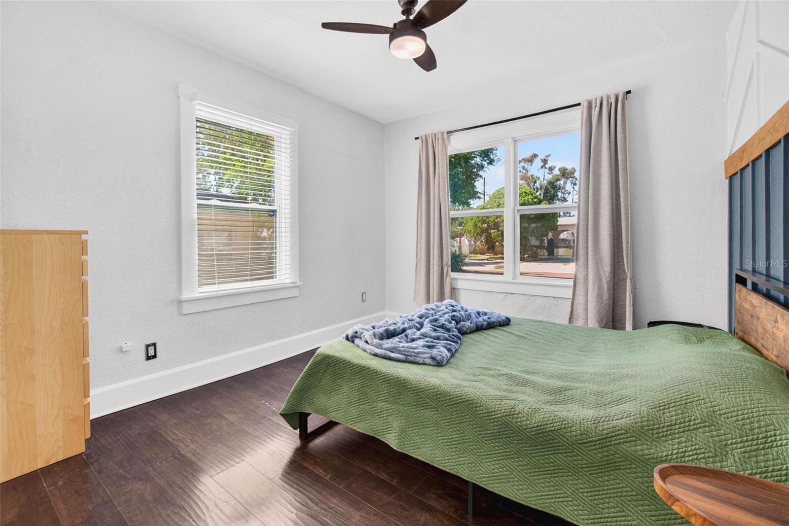 SOUTH SHADOW LAWN - Residential