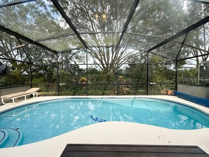 425 CASTLEMAIN CIRCLE