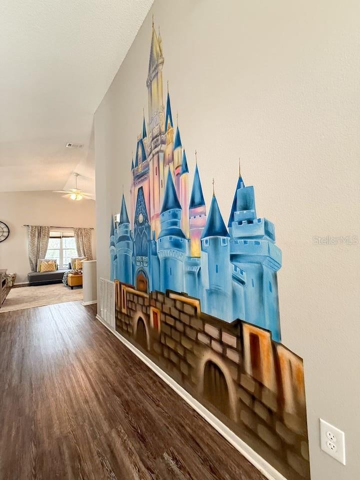 425 CASTLEMAIN CIRCLE