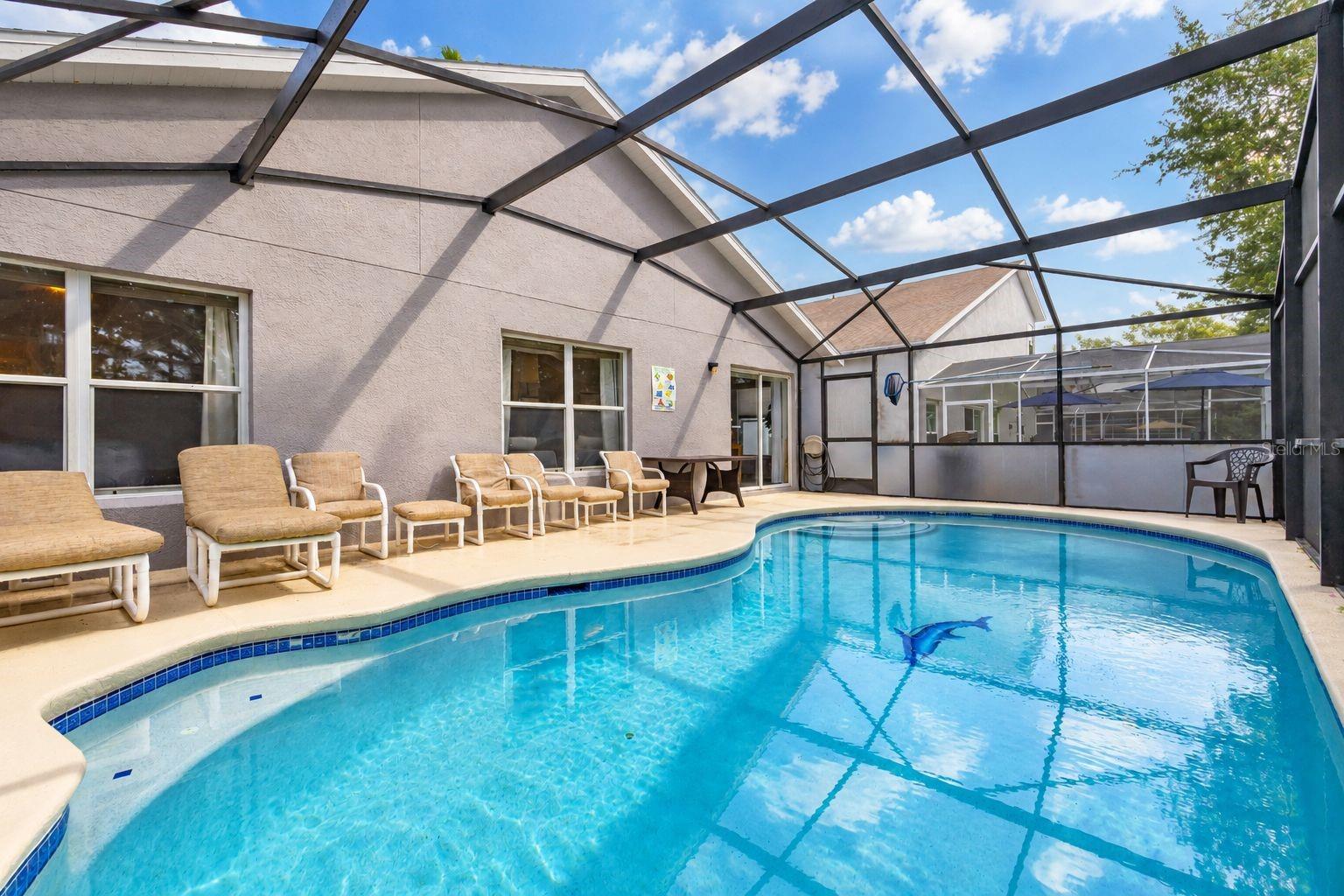 425 CASTLEMAIN CIRCLE