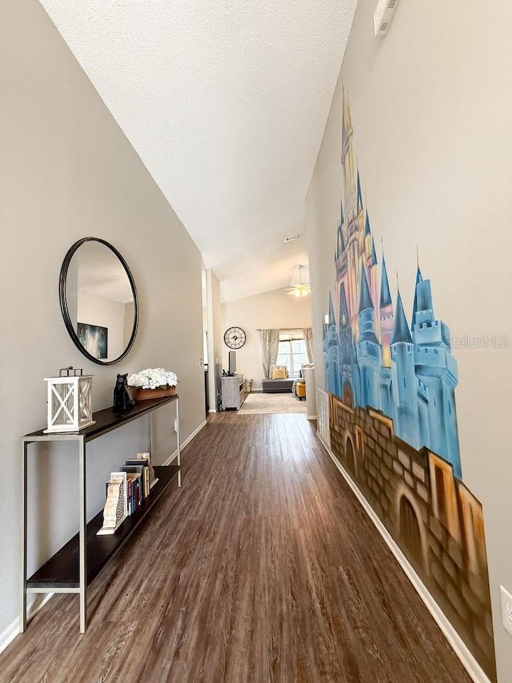 425 CASTLEMAIN CIRCLE