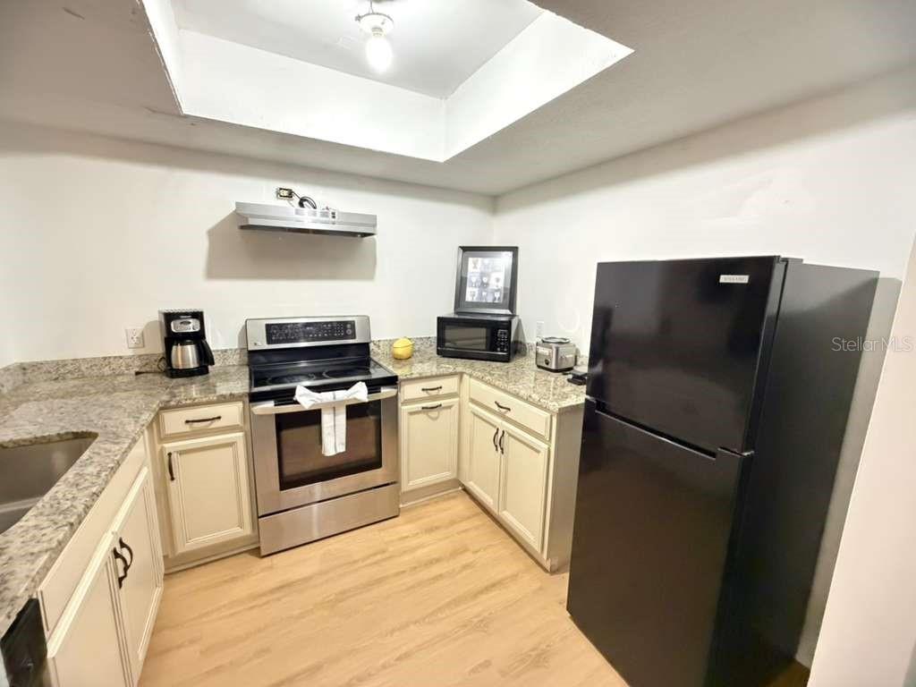 SUMMERFIELD TWNHMS - Residential