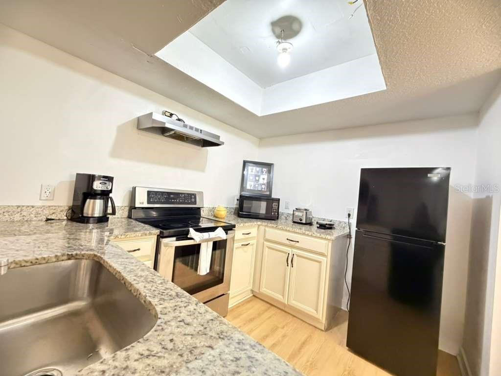 SUMMERFIELD TWNHMS - Residential