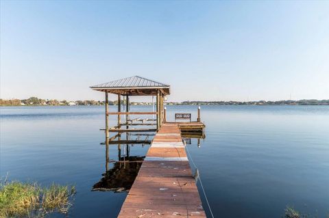 A home in WINTER HAVEN