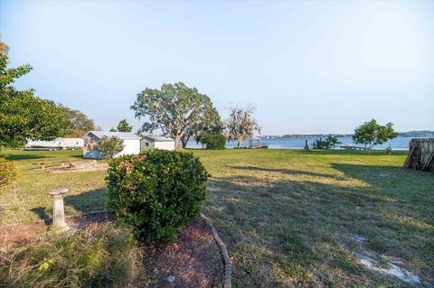 A home in WINTER HAVEN