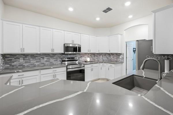 KINGSLAND COUNTRY ESTATES WHISPERING PINES - Residential