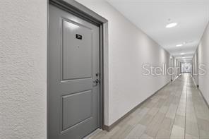 SANDLAKE STATION BLDG 3 - Residential Lease