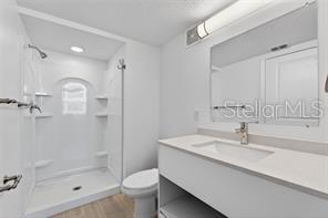 SANDLAKE STATION BLDG 3 - Residential Lease