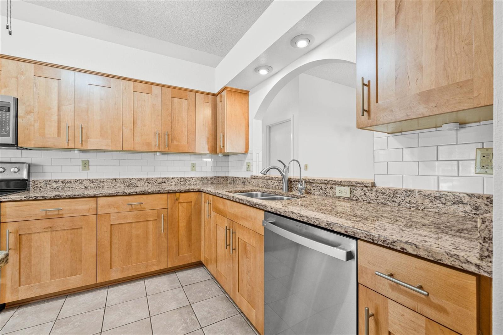 3512 TEALWOOD CIRCLE