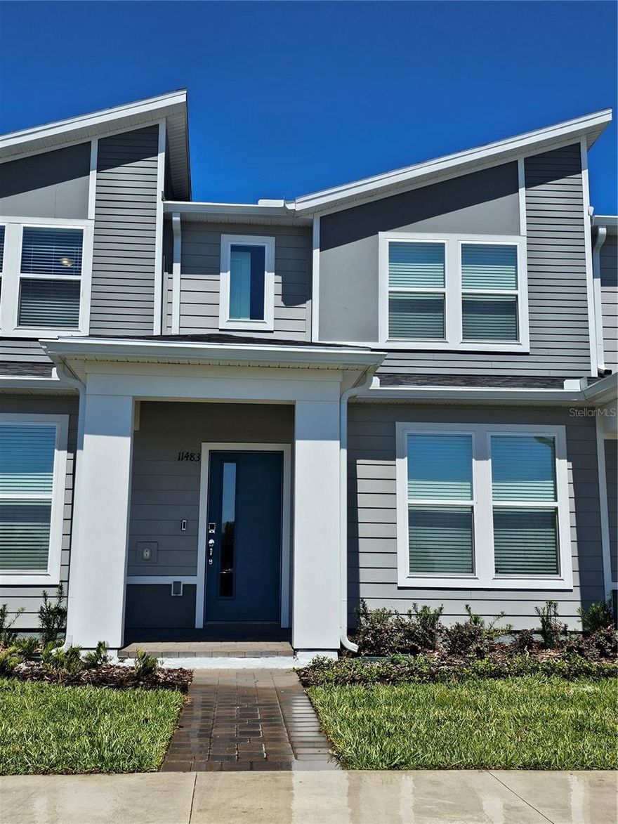 Brand New Townhome in  Lake Nona. Be the first to rent this amazing townhome, near supermark, schools, mall and a few minutes from the airport. This unit will not last long.