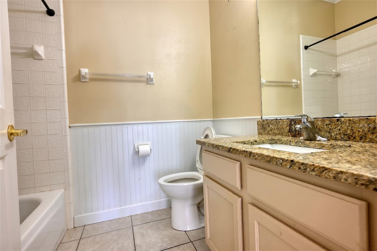 FAIRWAYS LAKE ESTS PH 1 - Residential