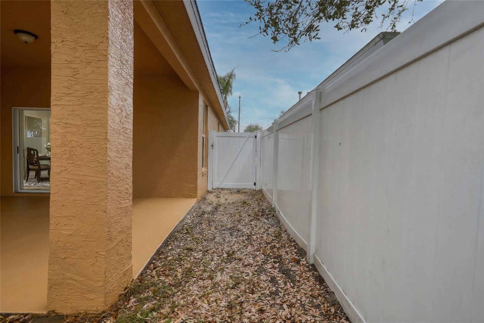 FAIRWAYS LAKE ESTS PH 1 - Residential