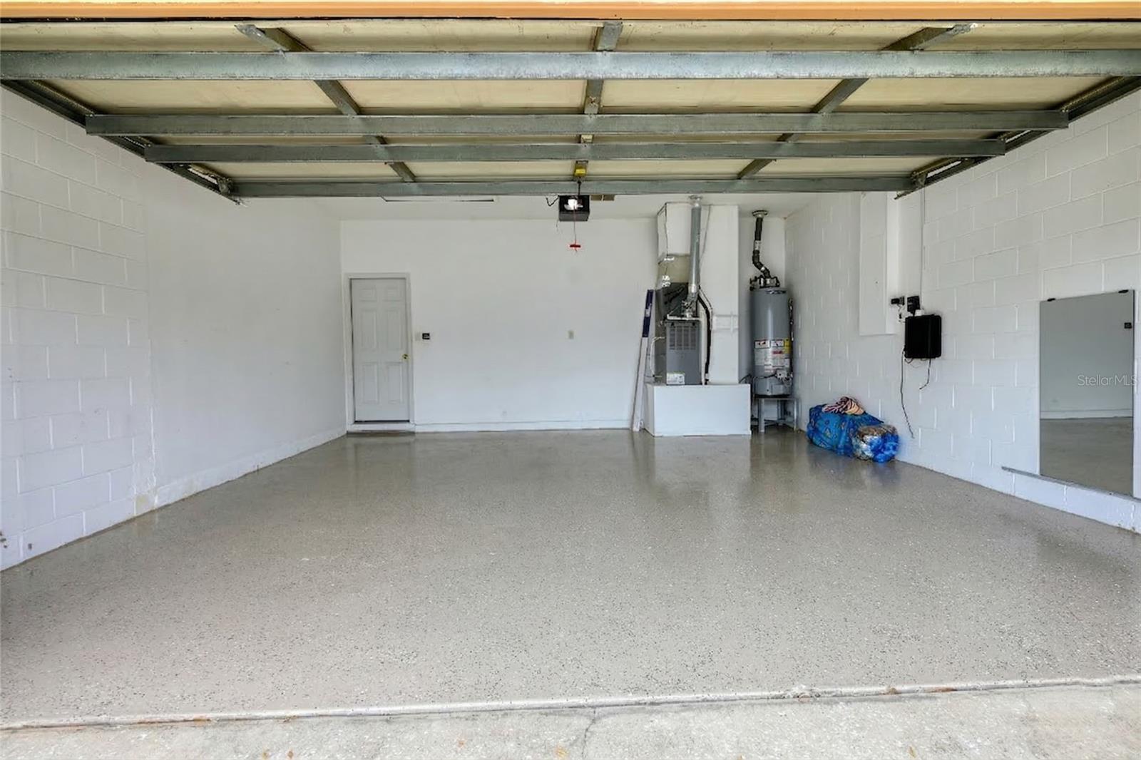 FAIRWAYS LAKE ESTS PH 1 - Residential