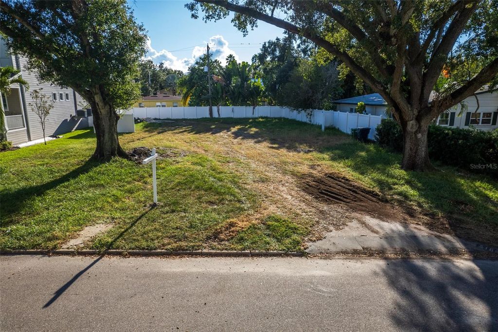 Photo of 516 Severn Avenue, Tampa, FL 33606 (MLS # TB8434167)
