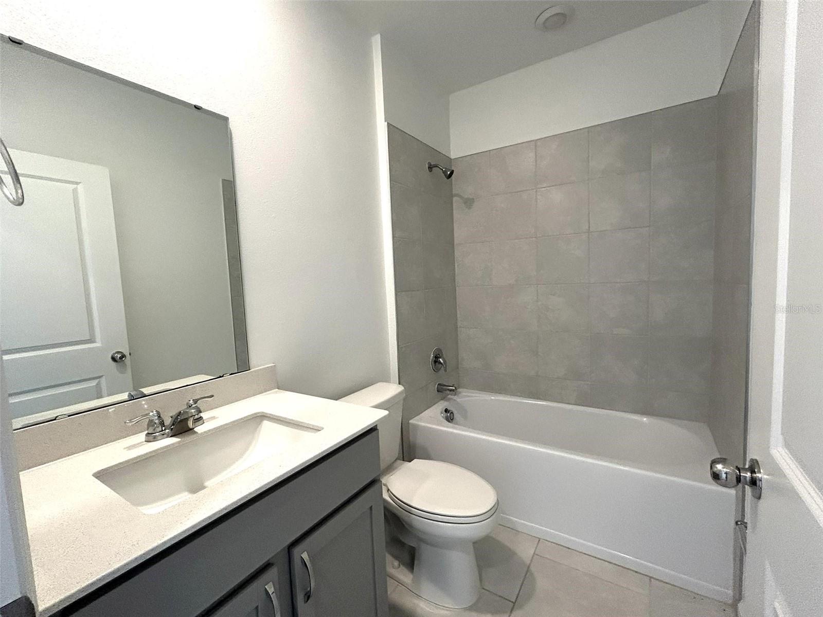 KNIGHTSBRIDGE PH 1 - Residential Lease