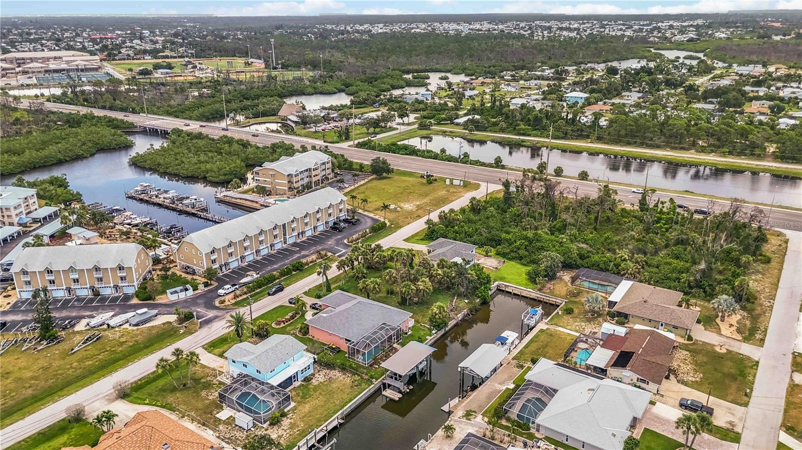 LANDINGS ON LEMON BAY - Residential