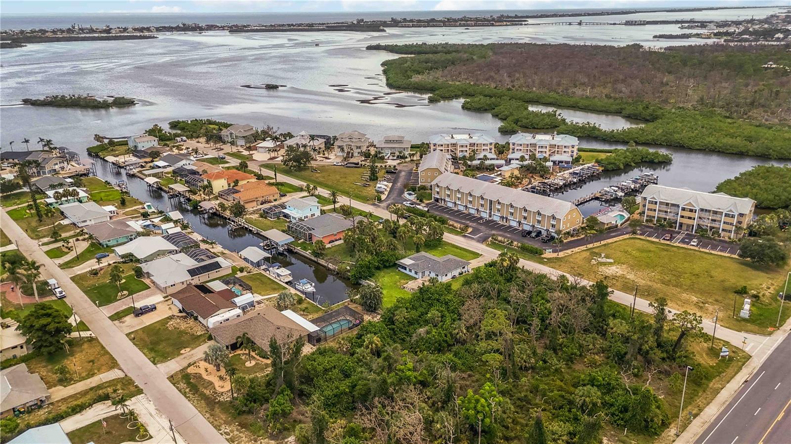 LANDINGS ON LEMON BAY - Residential