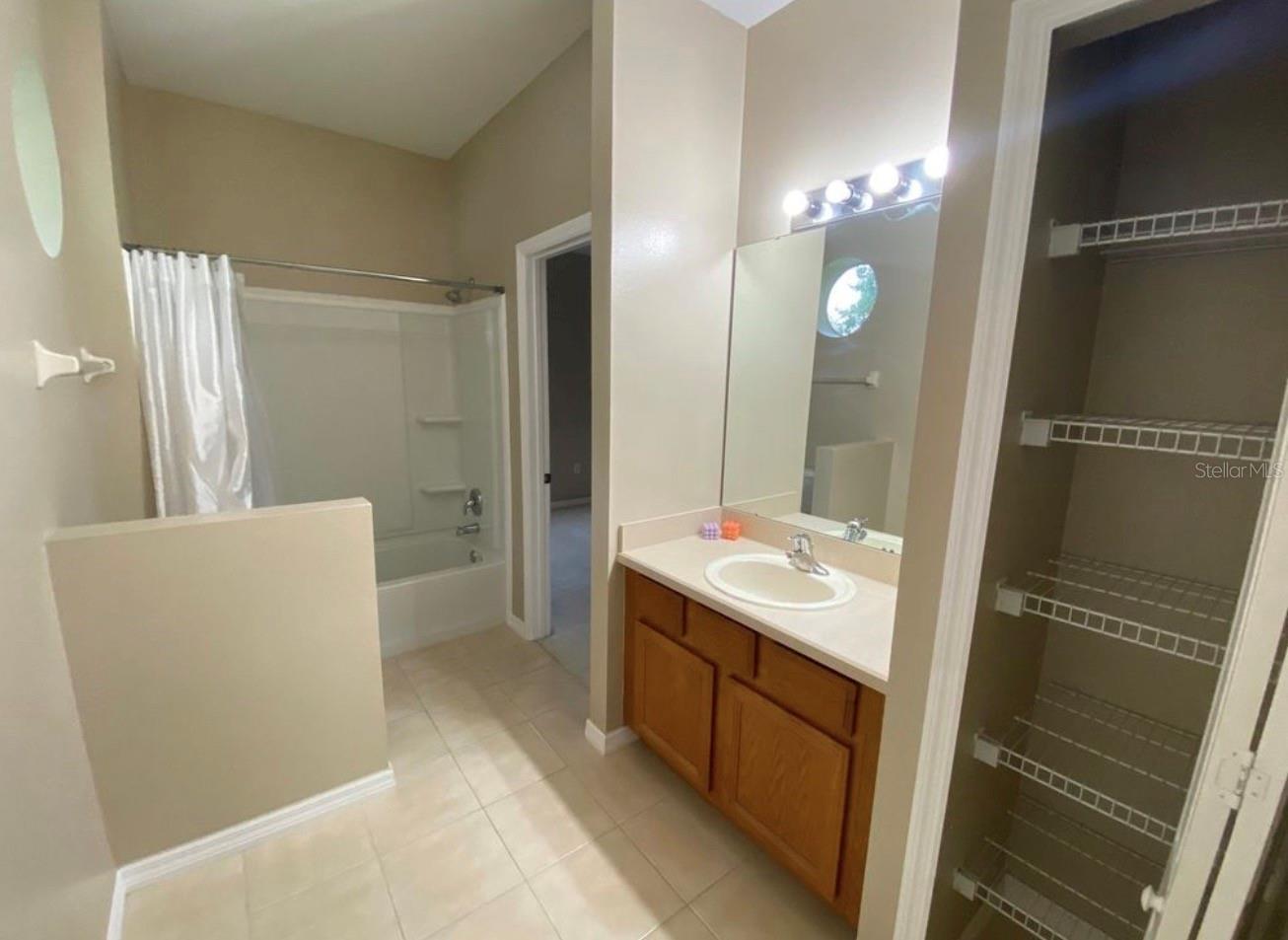 TOWNS LEGACY PARK - Residential Lease