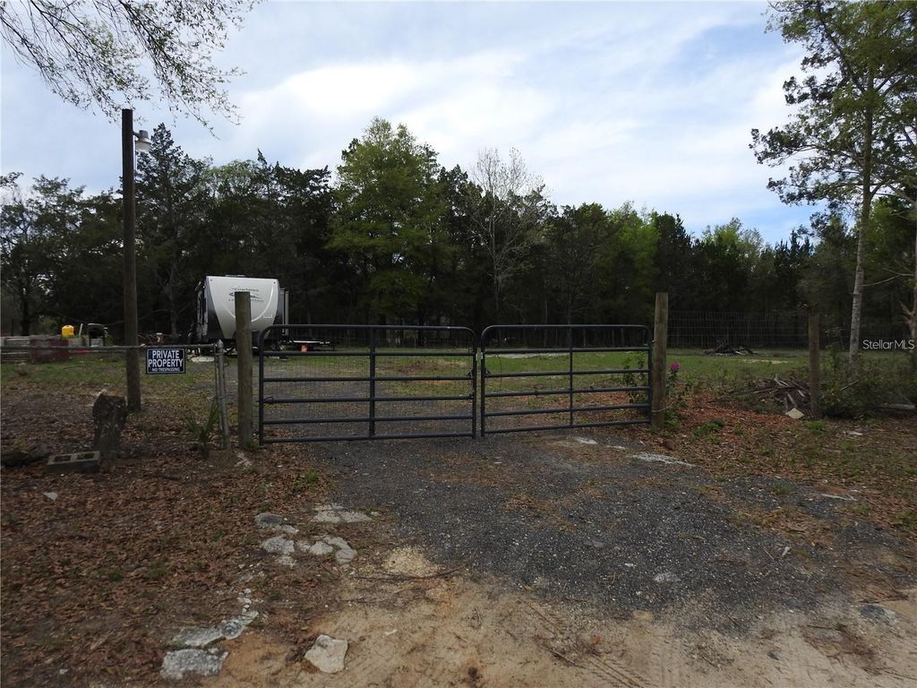 Photo of 103 George Drive, Interlachen, FL 32148 (MLS # A4692333)